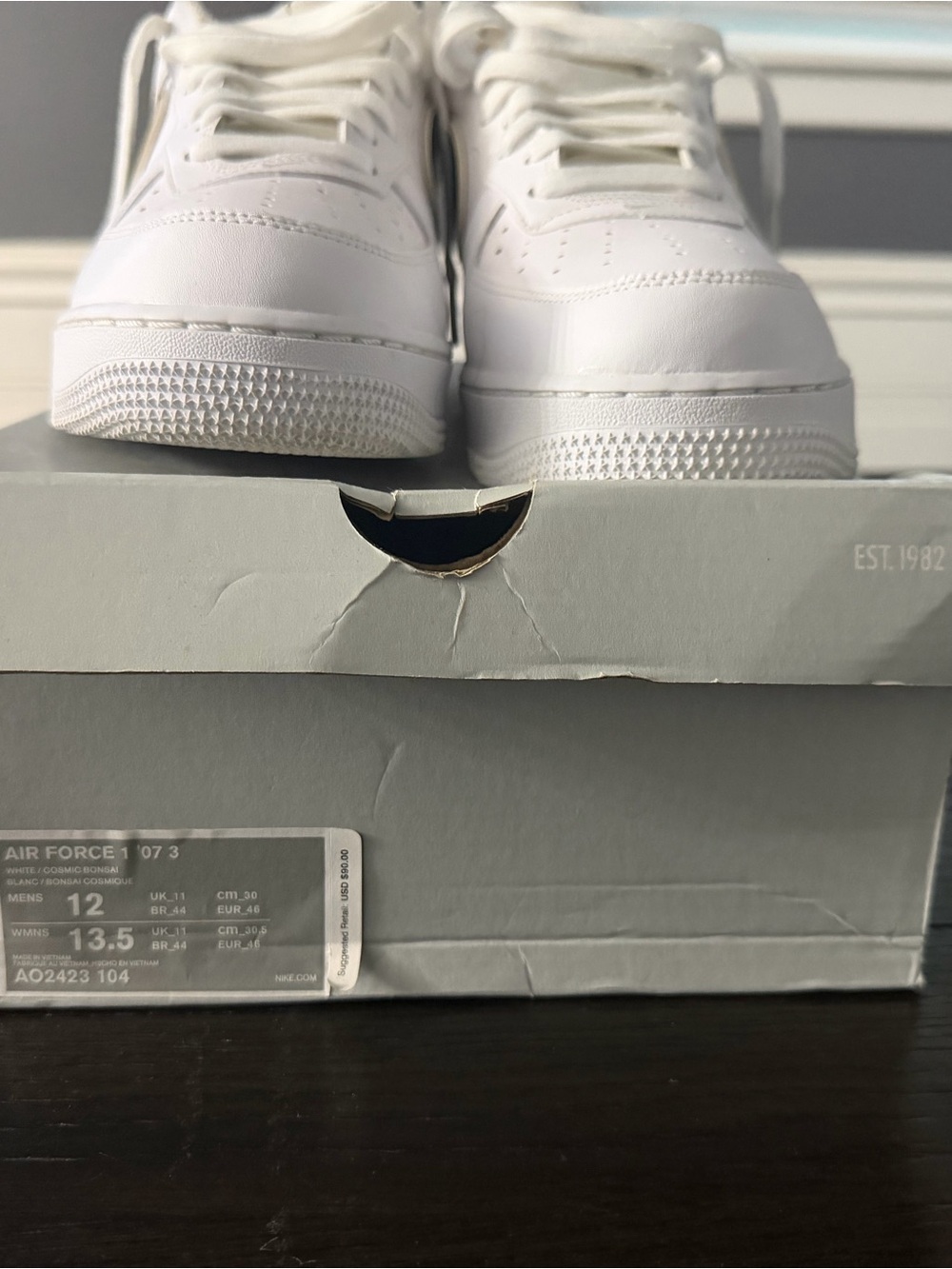 Nike White Low-Top Sneakers with Dark Green Swoosh - Picture 8 of 8